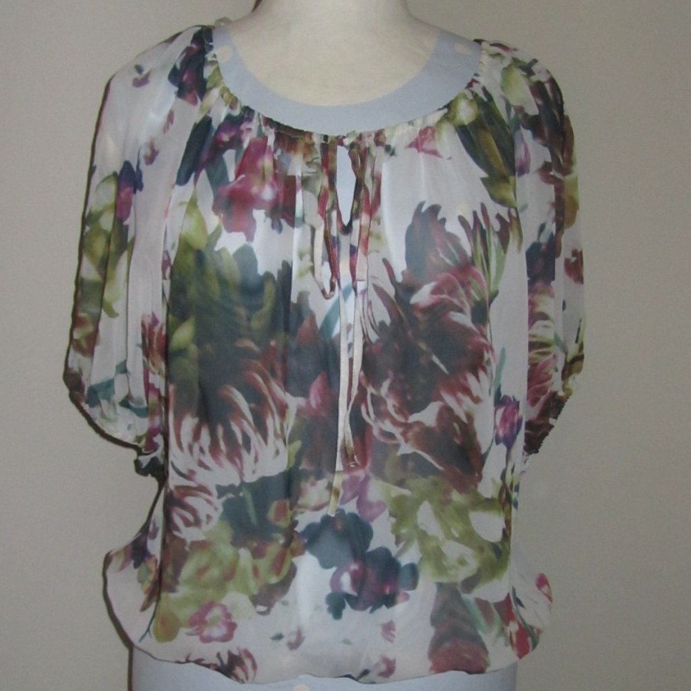 👀 👀 👀 Women's Sheer Top by a.n.a. Warm Floral NWT Size PS.